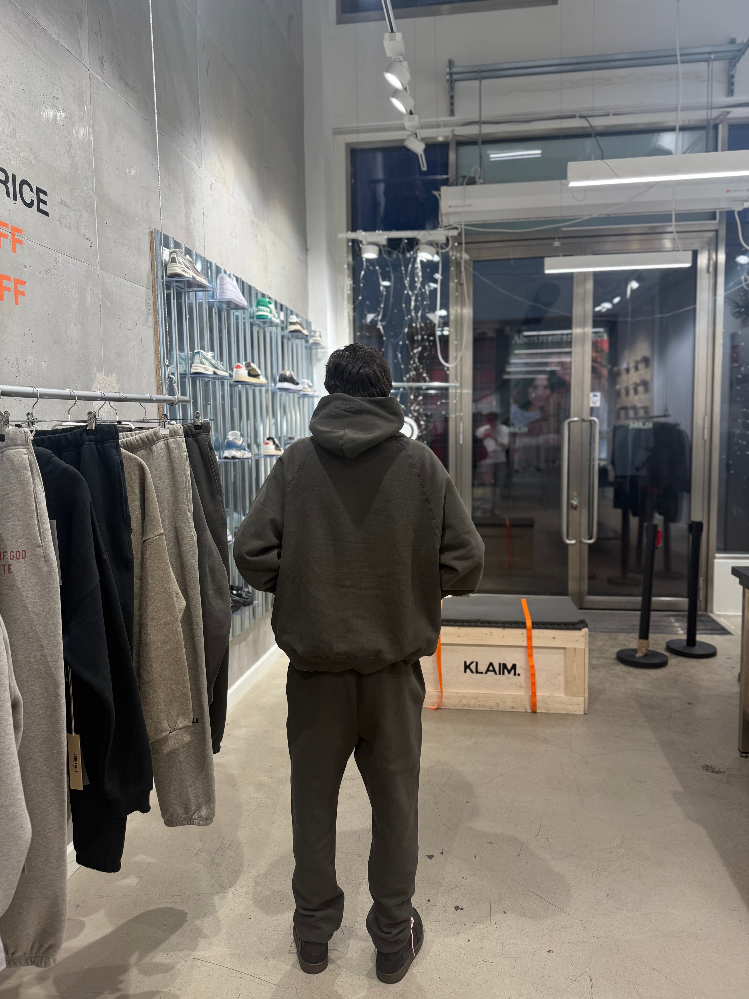 OFF BLACK JOGGER SET